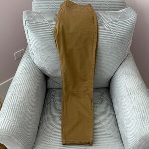 Levi's Men's Classic chinos dark brown. Perfect for casual wear. Size 32